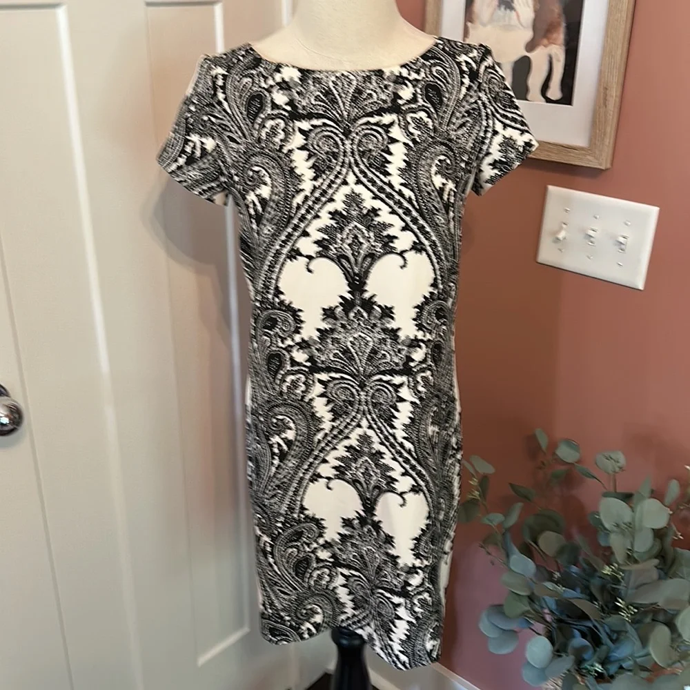 Zara Woman | black & cream | damask | mini | short capped sleeves | XS | dress